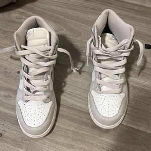 Grey high dunks 3Y